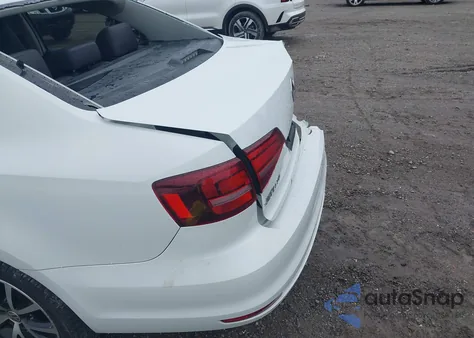 2017 Volkswagen Jetta 1.4T Se z USA, uszkodzony, nr VIN 3VWDB7AJ8HM359906